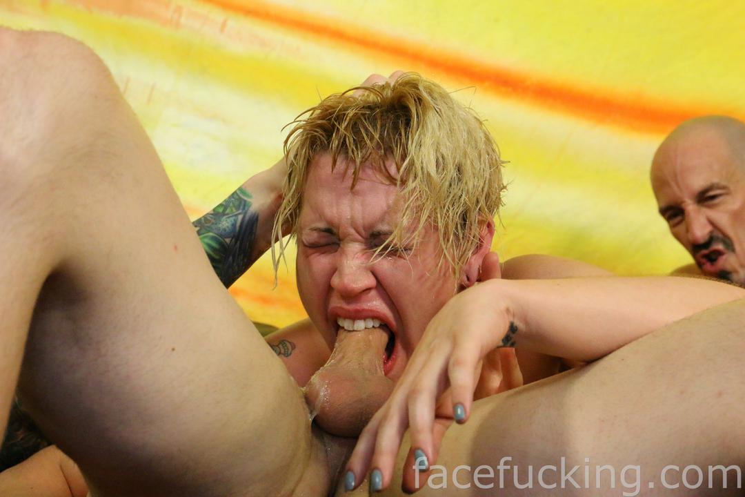 Face Fucking Elizabeth Thorn