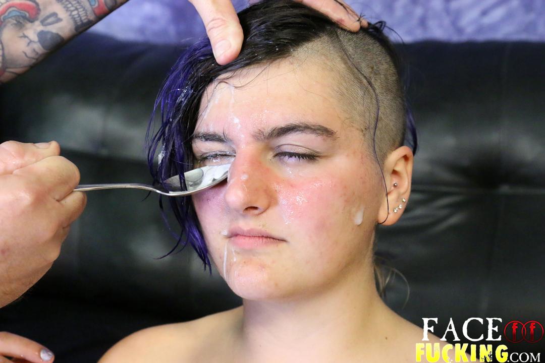 Face Fucking Taura Slade 2