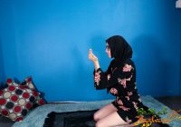 radicaljizzlam-the-caliph-cures-a-four-eyed-slut-003